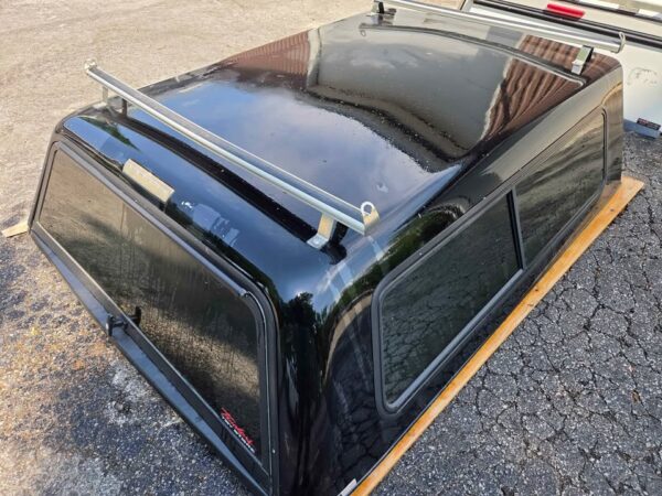 Used Leer Truck Cap for 14-18 GMC Sierra/Chevrolet Silverado with 6.6' bed - Image 2