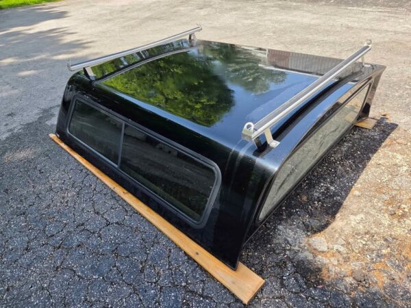 Used Leer Truck Cap for 14-18 GMC Sierra/Chevrolet Silverado with 6.6' bed - Image 3