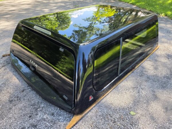 Used Leer Truck Cap for 2015-20 Ford F-150 with 6'6 box - Image 5