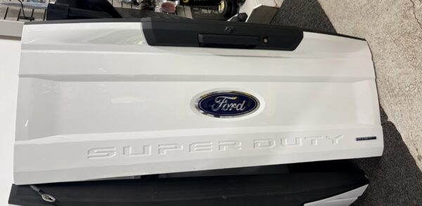 2020 – 2022 Ford Superduty Tailgate - White