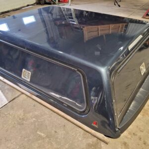 Leer 100RCC Contractor Cap for 19-26 GMC Sierra/Chevrolet Silverado 1500 with 6.5' bed