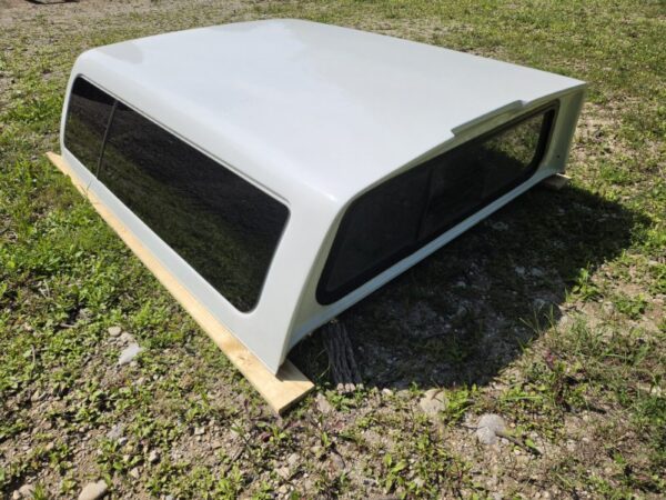 2014-2018 Chev/GMC 6'5 Easton Truck Cap - Image 4