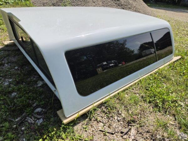 2014-2018 Chev/GMC 6'5 Easton Truck Cap - Image 2