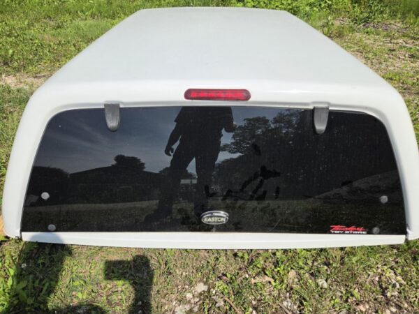 2014-2018 Chev/GMC 6'5 Easton Truck Cap - Image 6