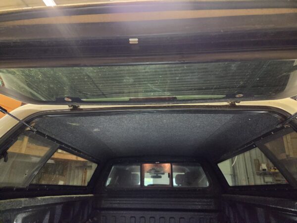 2014-2018 Chev/GMC 6'5 Easton Truck Cap - Image 7