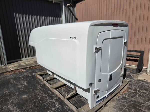 New Maranda 8 foot V375 Fibreglass cap