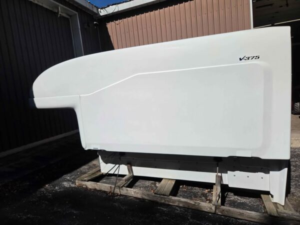 New Maranda 8 foot V375 Fibreglass cap - Image 3