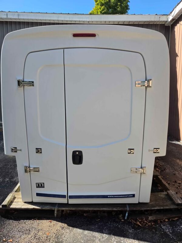New Maranda 8 foot V375 Fibreglass cap - Image 5
